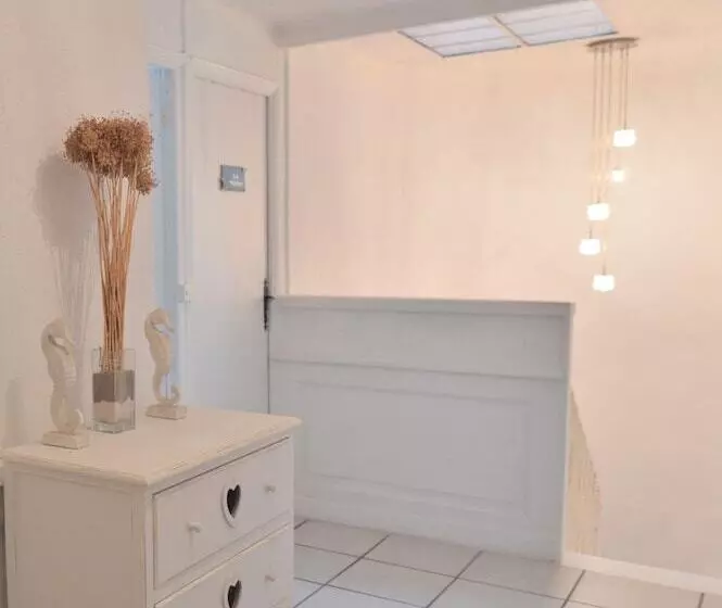 Отель Le Patio Valros