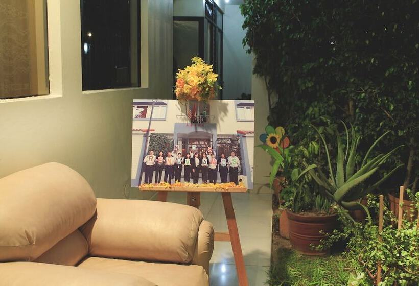 ホテル Manhattan Inn Airport