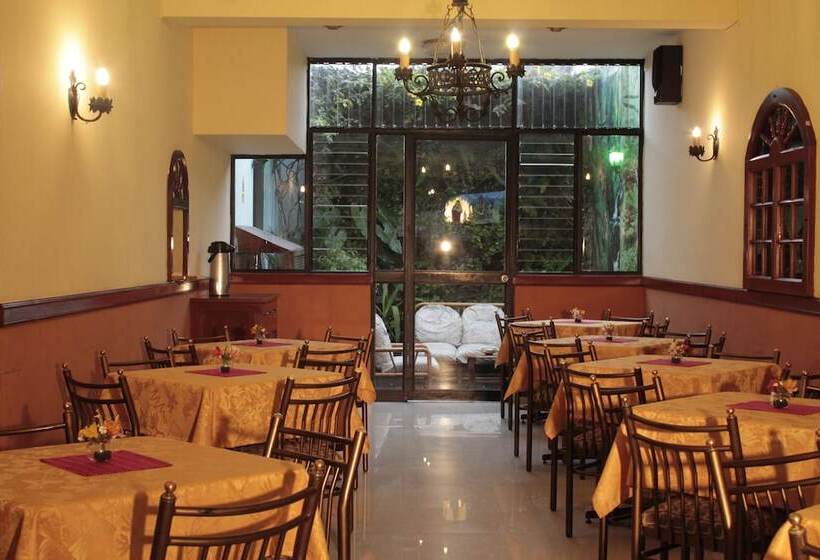 ホテル Manhattan Inn Airport