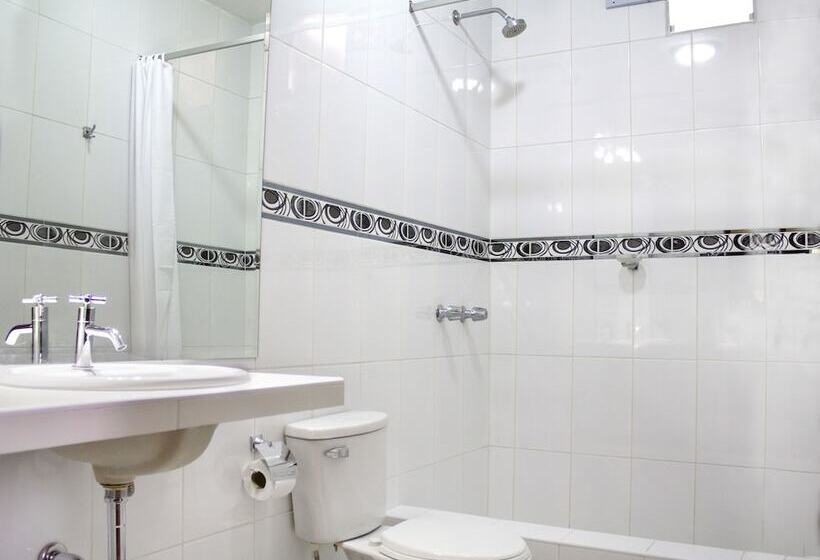 ホテル Manhattan Inn Airport