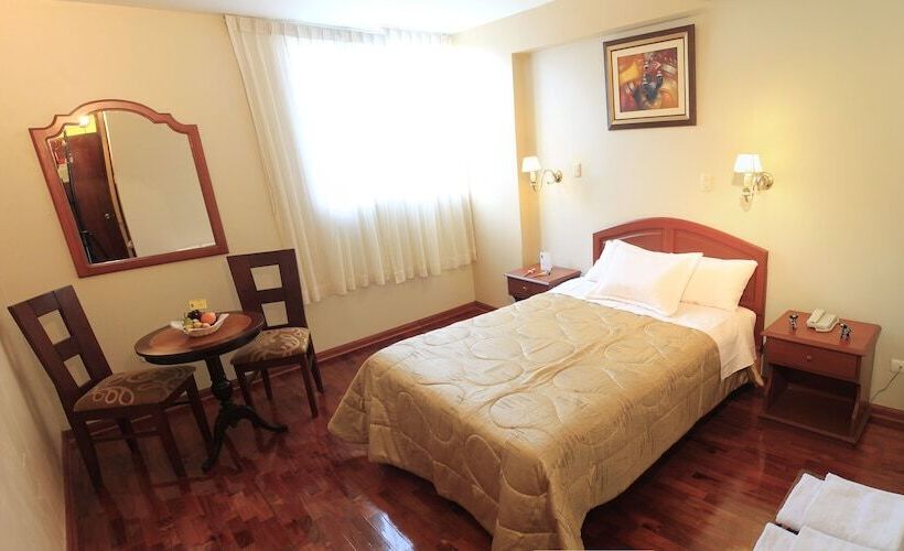 ホテル Manhattan Inn Airport