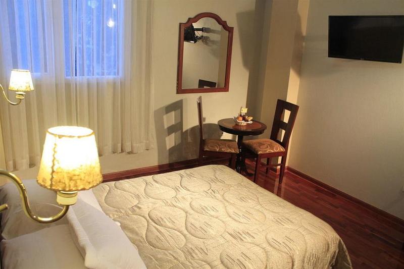 ホテル Manhattan Inn Airport