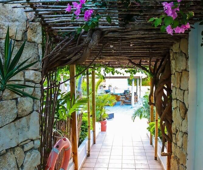 هتل Ocean Point Beach Resort & Spa Adults Only