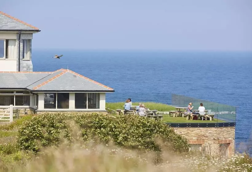 ホテル The Lewinnick Lodge