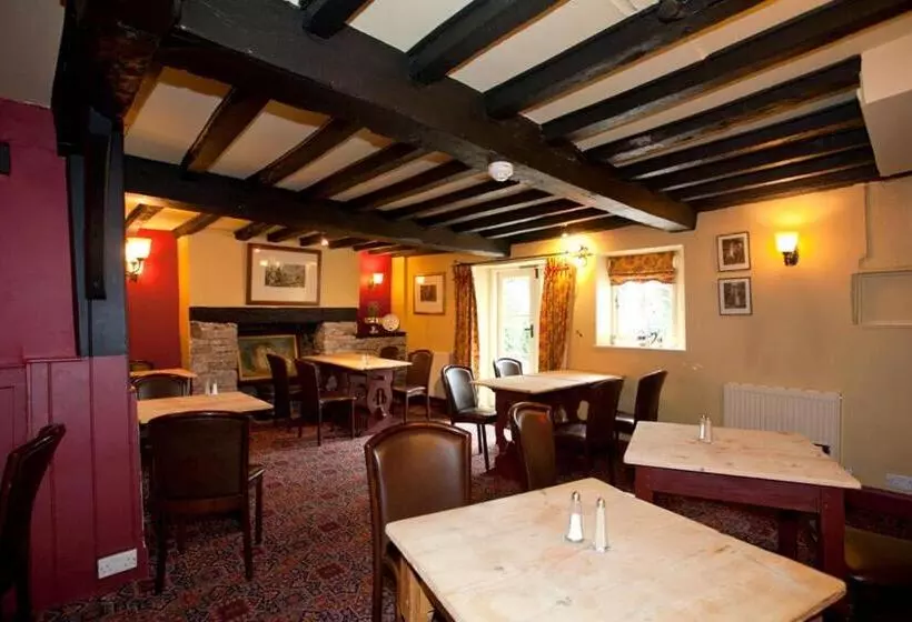 Отель The Old Black Lion