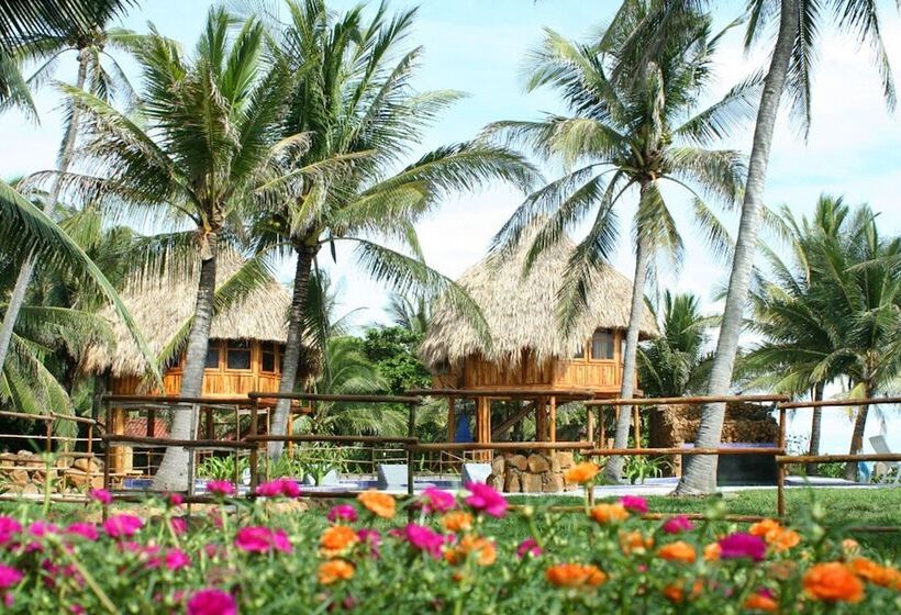 هتل Tortuga Village