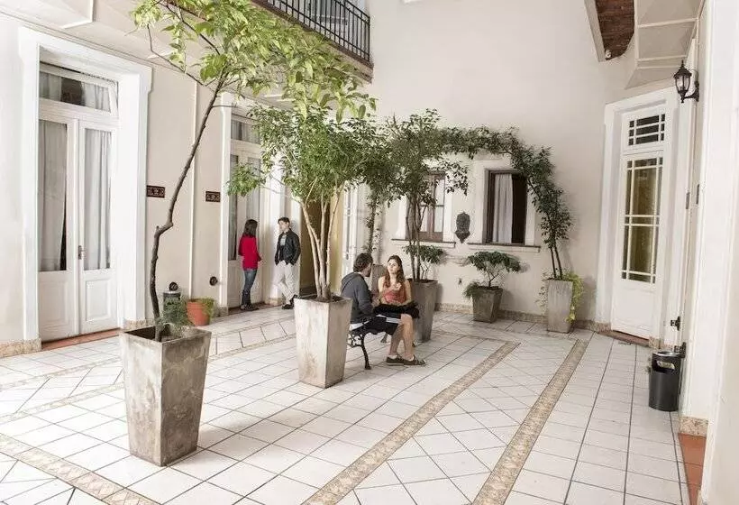 Milhouse Hostel Hipo