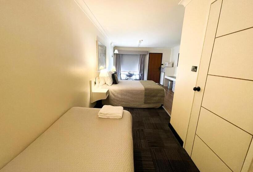 فندق على الطريق The Palms Dubbo