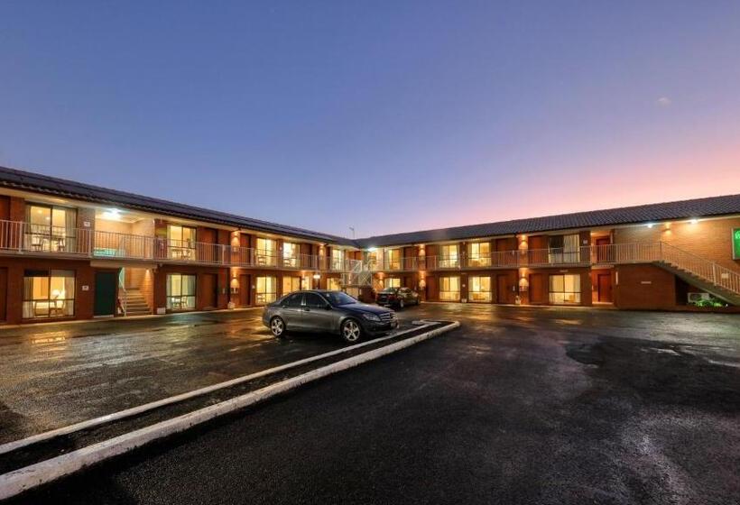 فندق على الطريق The Palms Dubbo