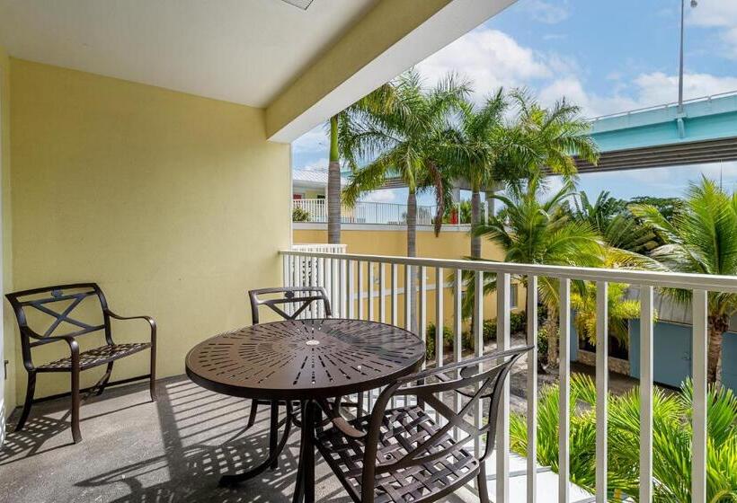 309 Harbour House At The Inn