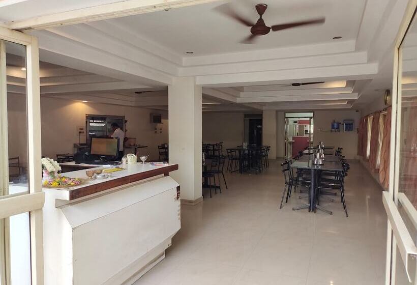 Hotel Geetha International