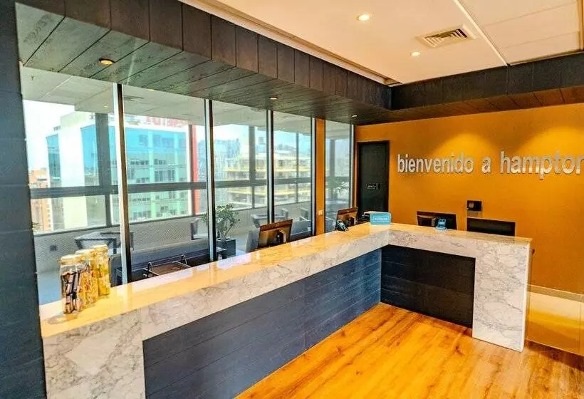 Hotelli Hampton By Hilton Santiago Las Condes
