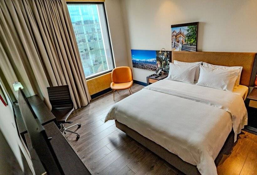 هتل Hampton By Hilton Santiago Las Condes