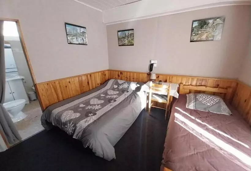 Hotelli Hôtel Les Deux Cols