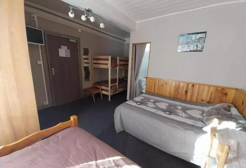 Hotelli Hôtel Les Deux Cols