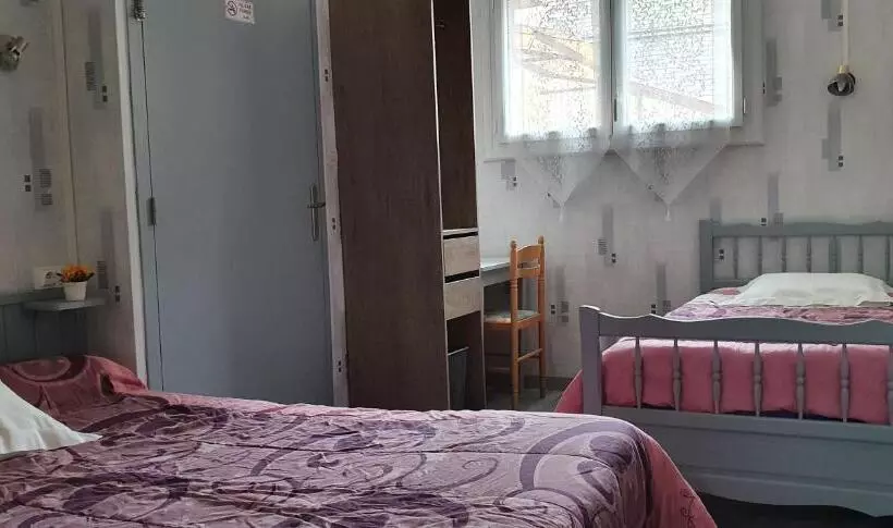 Hotelli Hôtel Les Deux Cols