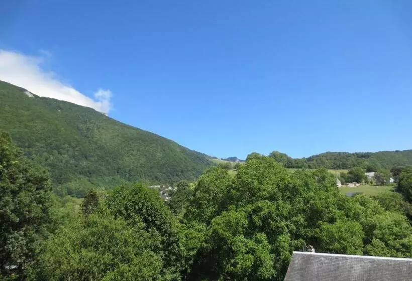 Hotelli Hôtel Les Deux Cols