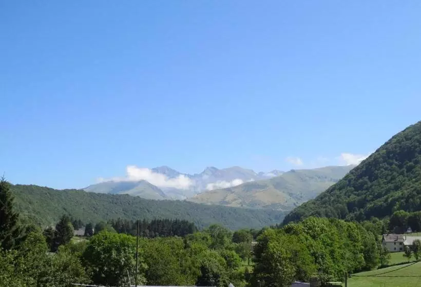 Hotelli Hôtel Les Deux Cols