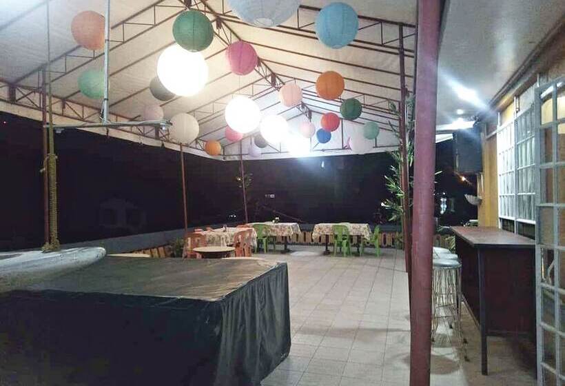 فندق La Casa Roa Hostel