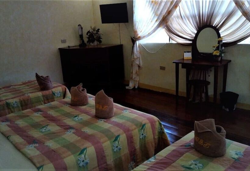 فندق La Casa Roa Hostel