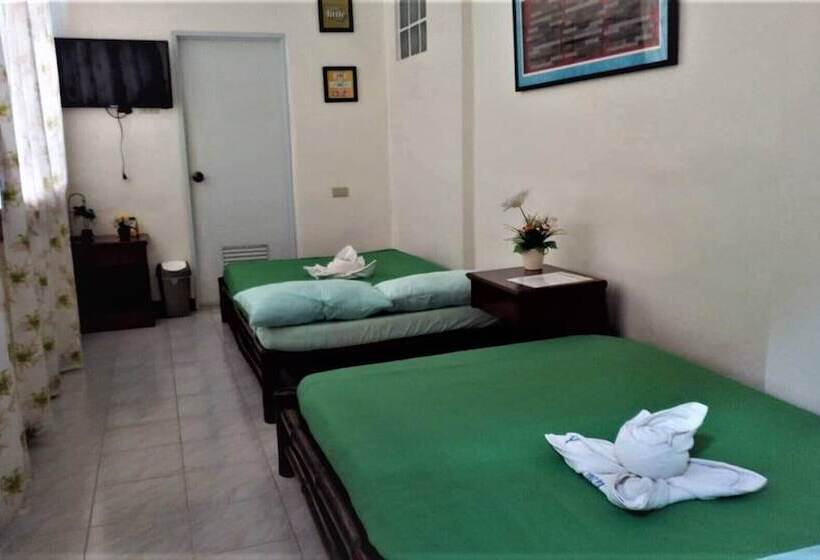 فندق La Casa Roa Hostel