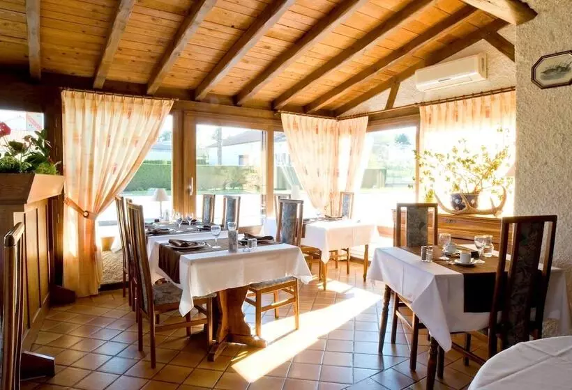 ホテル Le Relais De Vacherauville