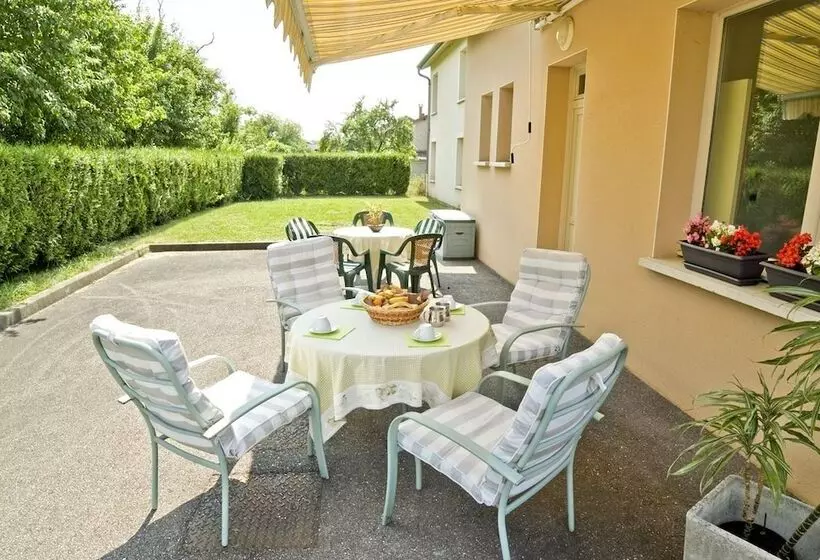 ホテル Le Relais De Vacherauville