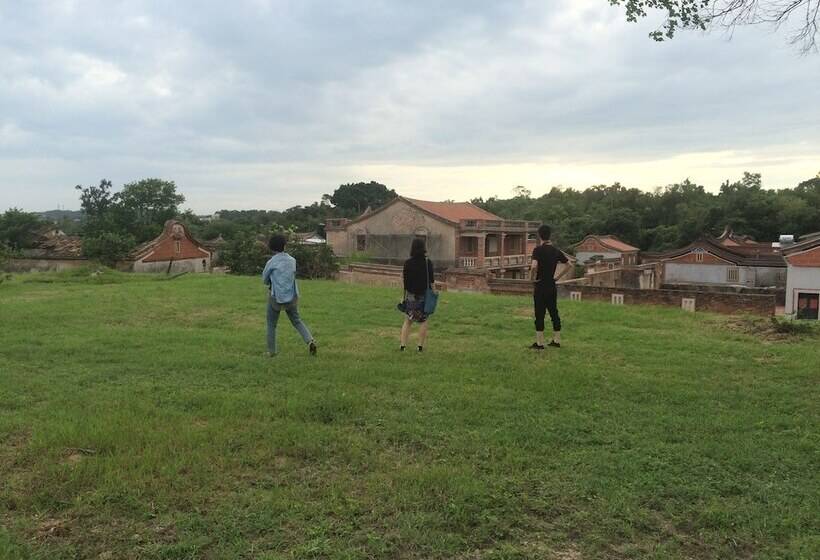 هتل Live Guesthouse