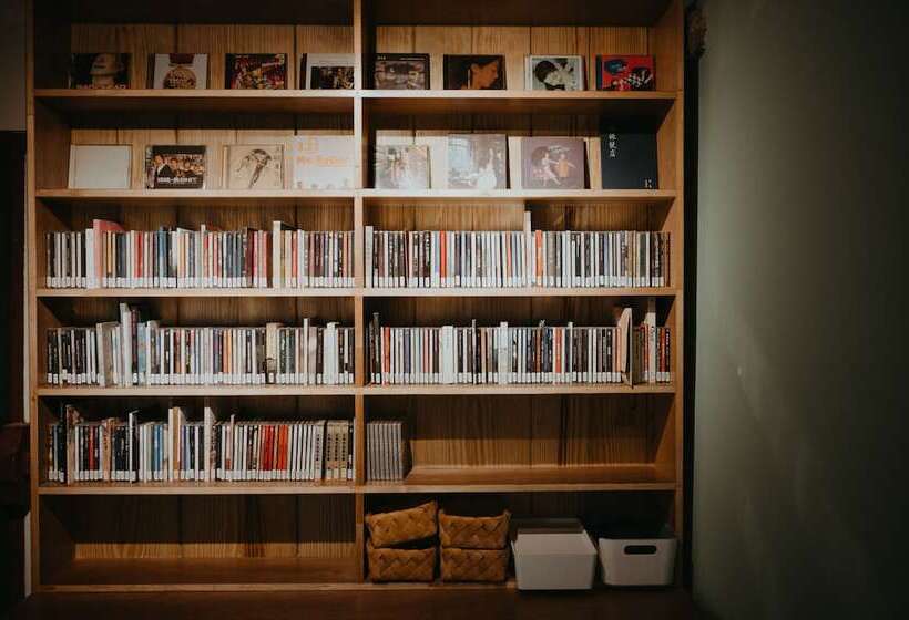 هتل Live Guesthouse