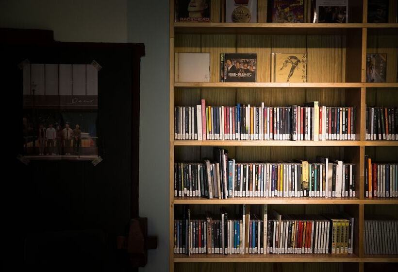 هتل Live Guesthouse