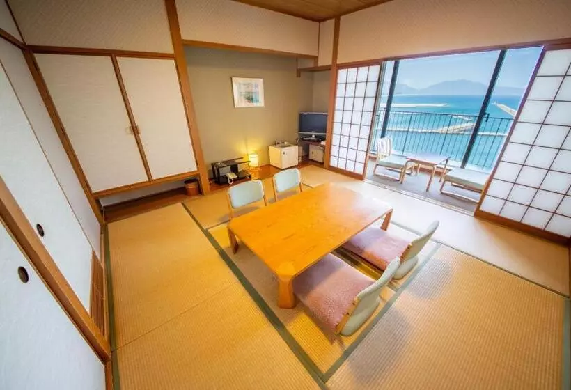 Hotelli Kokumin Shukusha Marine Terrace Ashiya