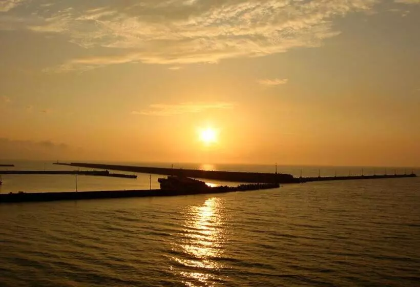 Hotelli Kokumin Shukusha Marine Terrace Ashiya