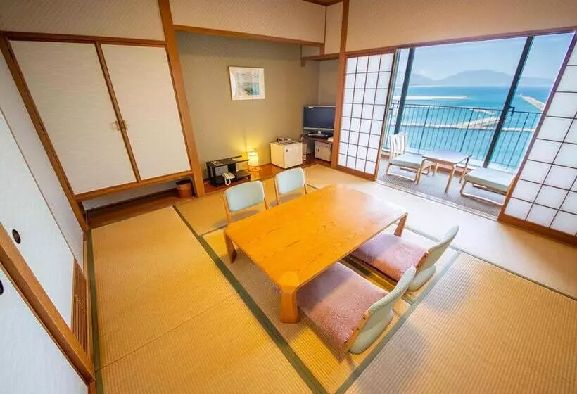 Hotelli Kokumin Shukusha Marine Terrace Ashiya