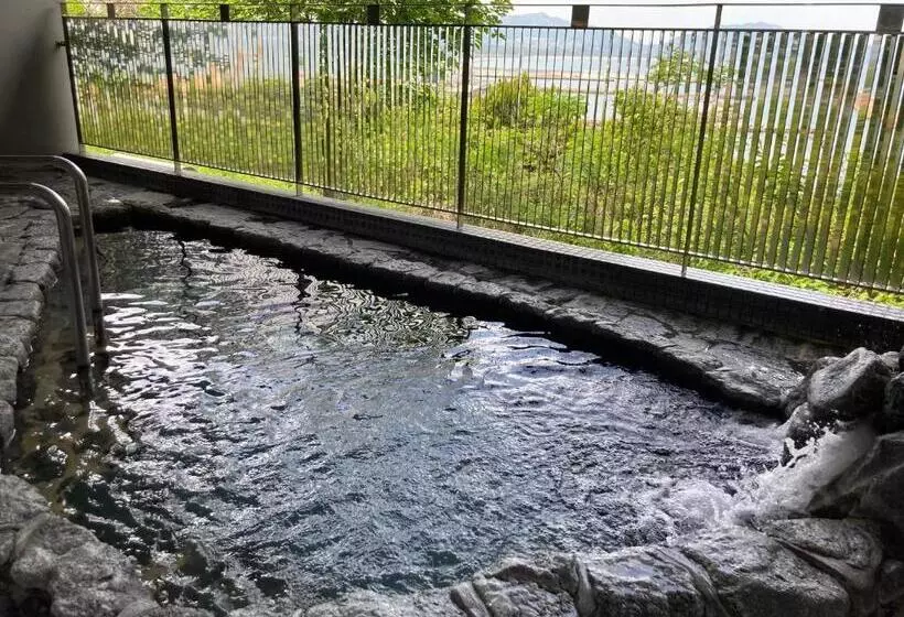 Hotelli Kokumin Shukusha Marine Terrace Ashiya