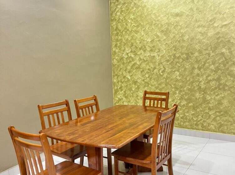 호텔 Oyo Homes 90522 Alma Sweet Home