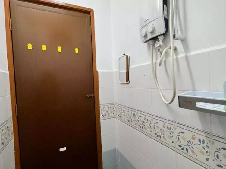 Hotelli Oyo Homes 90522 Alma Sweet Home