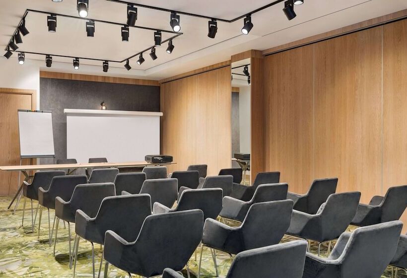 فندق Ramada By Wyndham Slatina Parc