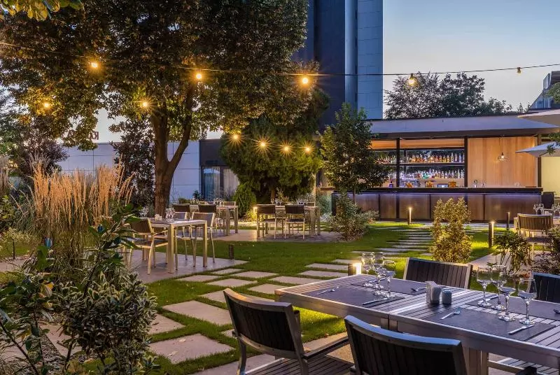 Hotelli Ramada By Wyndham Slatina Parc