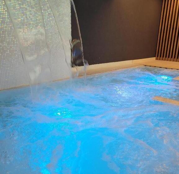 فندق Ramada By Wyndham Slatina Parc