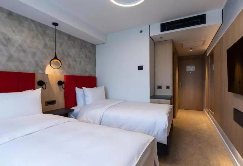 Hotelli Ramada By Wyndham Slatina Parc