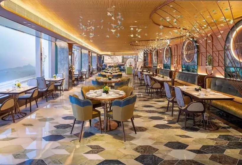 هتل Regala Skycity