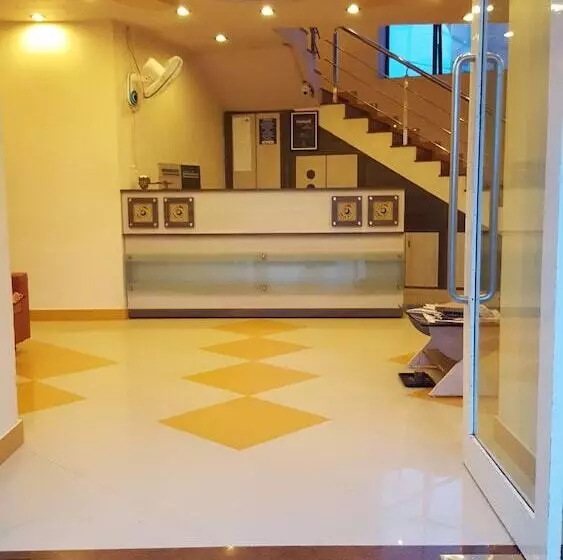 ホテル Shubh Suvidha
