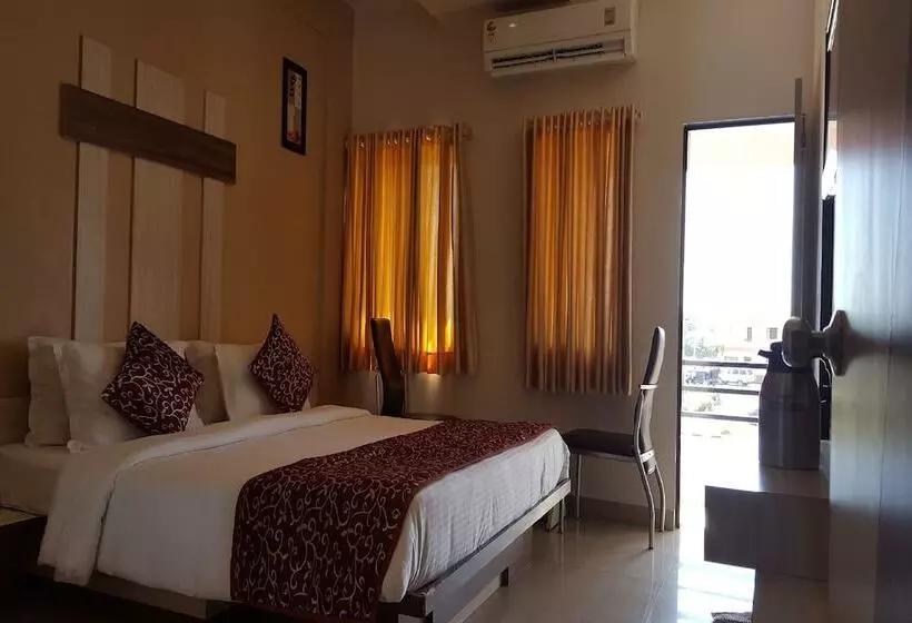 ホテル Shubh Suvidha