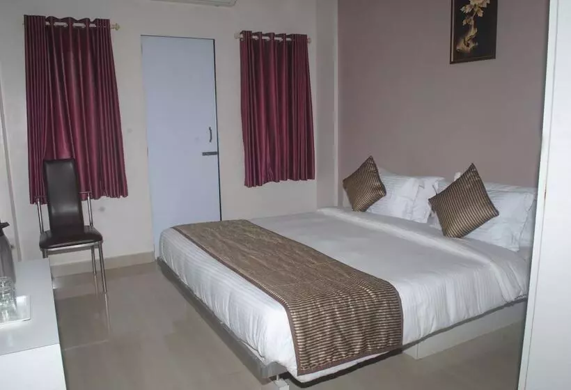 ホテル Shubh Suvidha