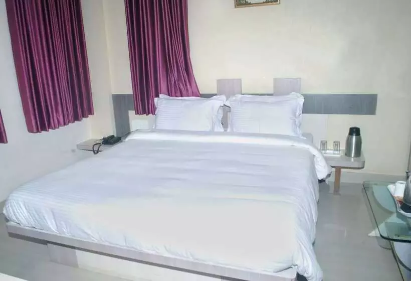 ホテル Shubh Suvidha