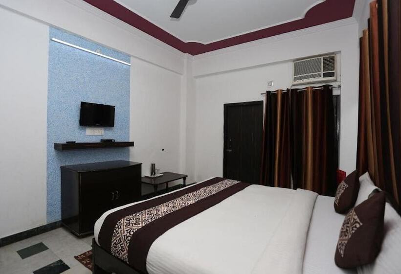 Goroomgo Hotel Priya Agra