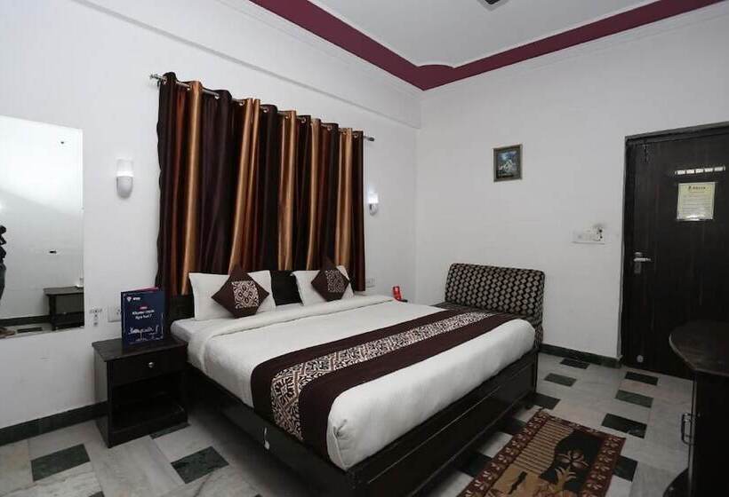 Goroomgo Hotel Priya Agra