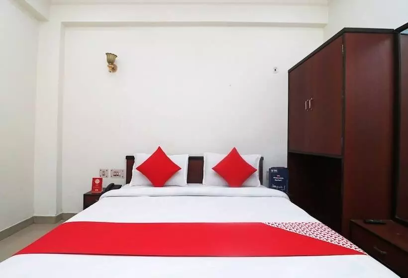 ホテル Gayatri Palace By Oyo Rooms