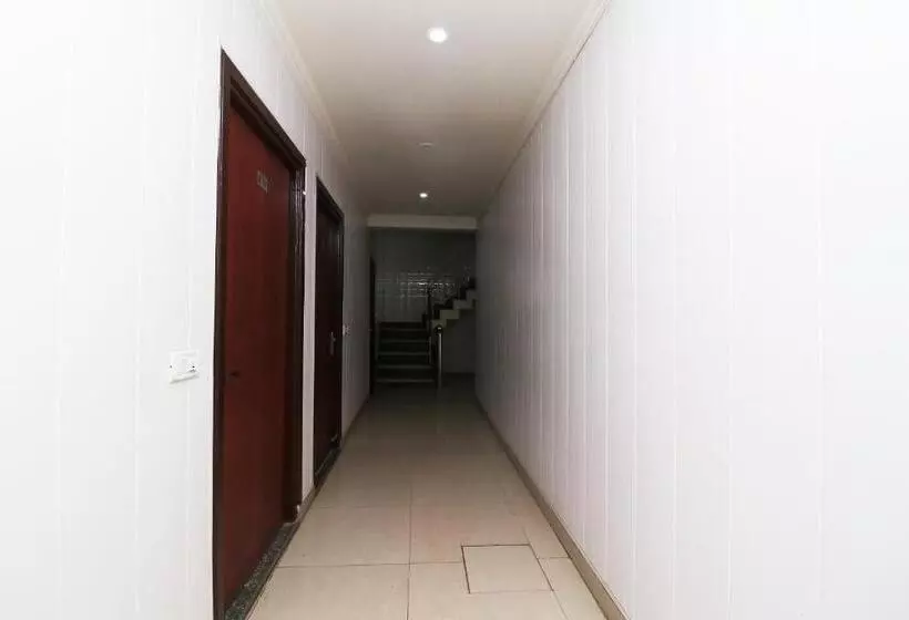 ホテル Gayatri Palace By Oyo Rooms