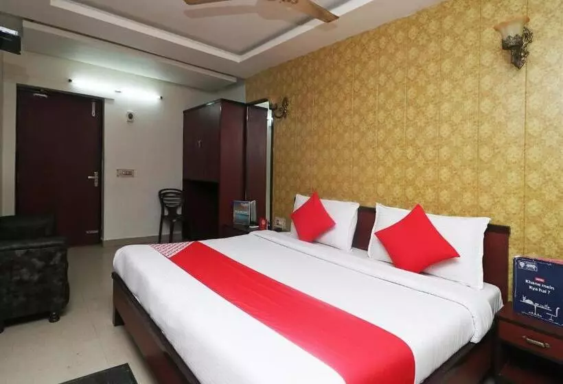 ホテル Gayatri Palace By Oyo Rooms